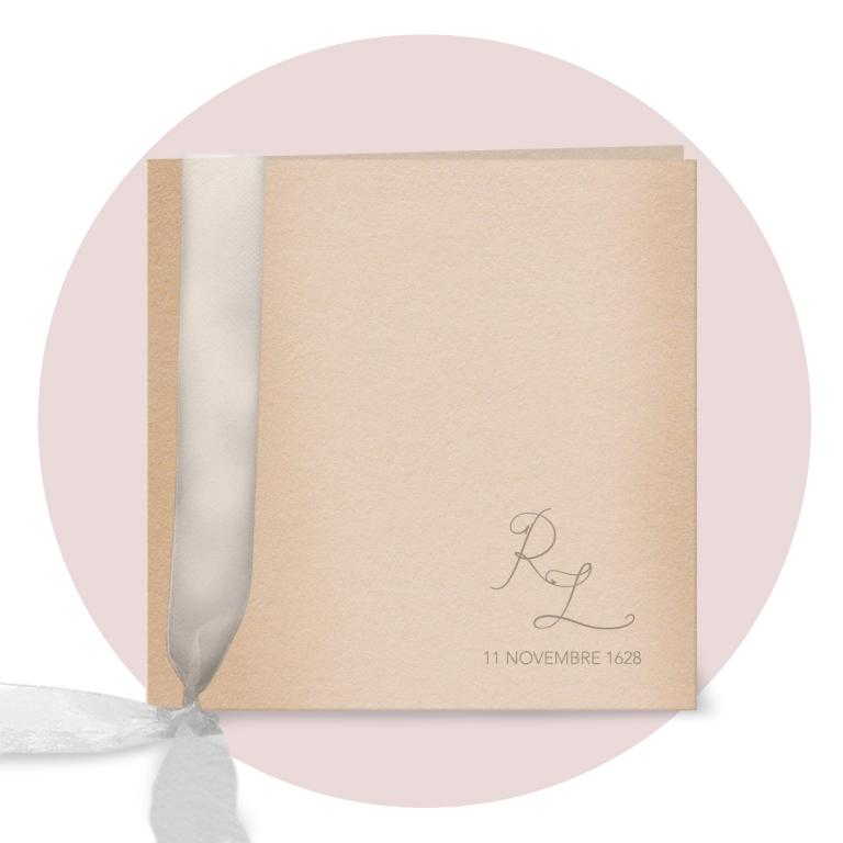 Immagine prodotto: Libretto messa formato quadrato, spillato in cartoncino pregiato tipo: KEYCOLOUR BISQUIT